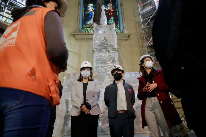 Ministra Iglesia Santisimo